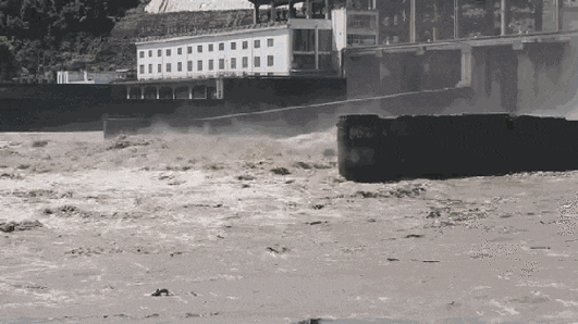 广东迎汛期首场暴雨;广东迎汛期首场暴雨是哪一年