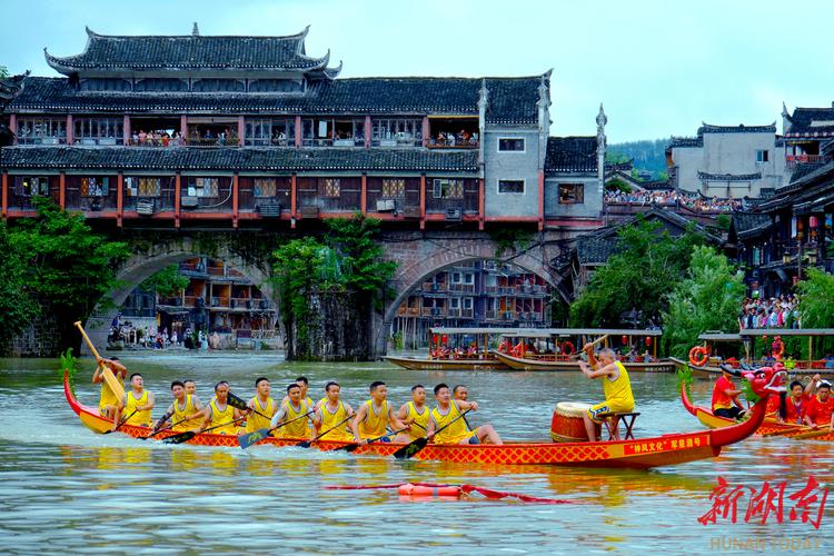新澳今天晚上9点30分358期-百度和凤凰古城百人抢鸭子与凤凰古城百人抢鸭子是真的吗